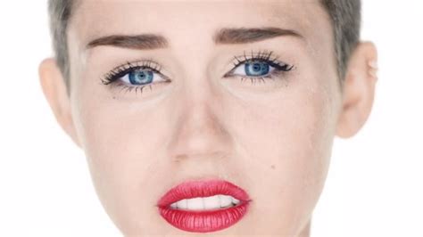 miley cyrus uncensored|Miley Cyrus Wrecking Ball directors cut has even more nudity:。